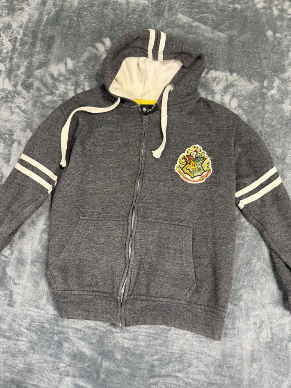 Harry Potter Hogwarts Crest Gray Zip-Up Hoodie M